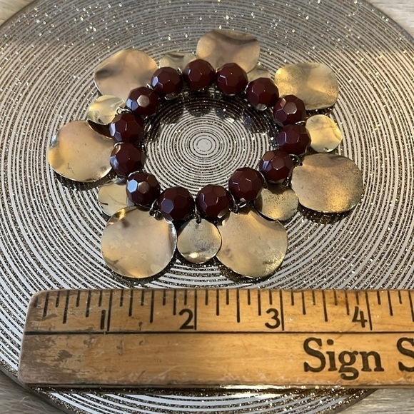 BROWN & GOLD Tone Beaded Stretch Bracelet Medallions Costume - Picture 4 of 4